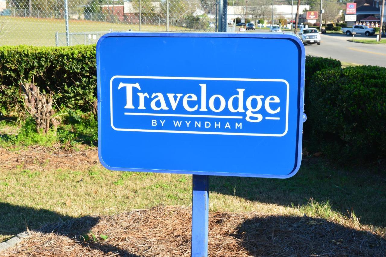 Travelodge By Wyndham Montgomery East Exterior foto