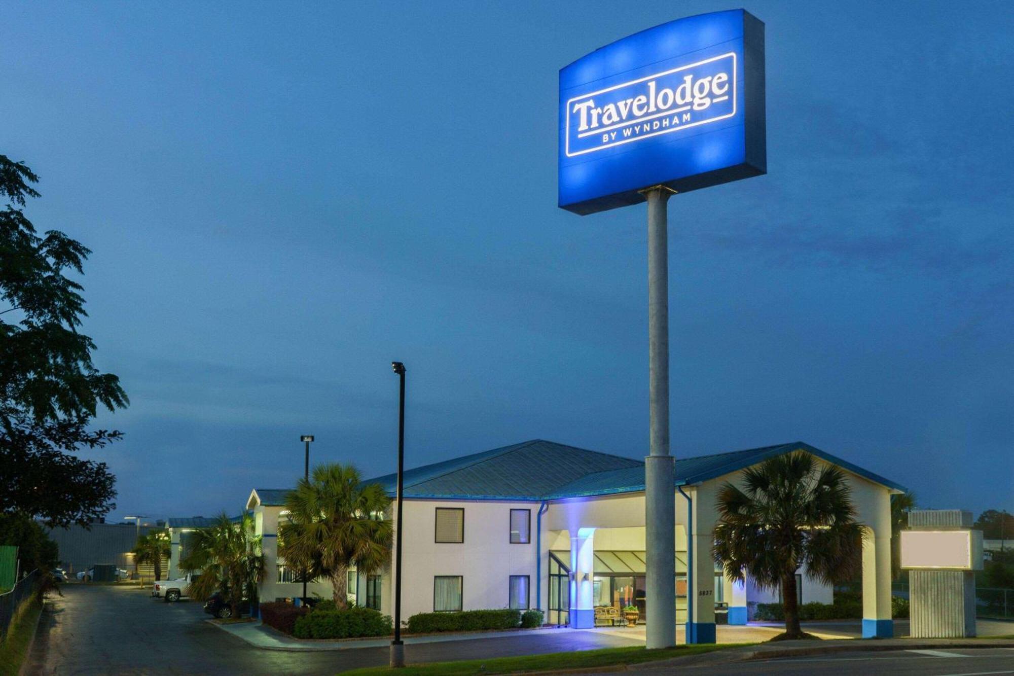 Travelodge By Wyndham Montgomery East Exterior foto